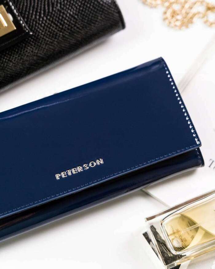 Granatowy portfel damski skórzany z klapką - Peterson