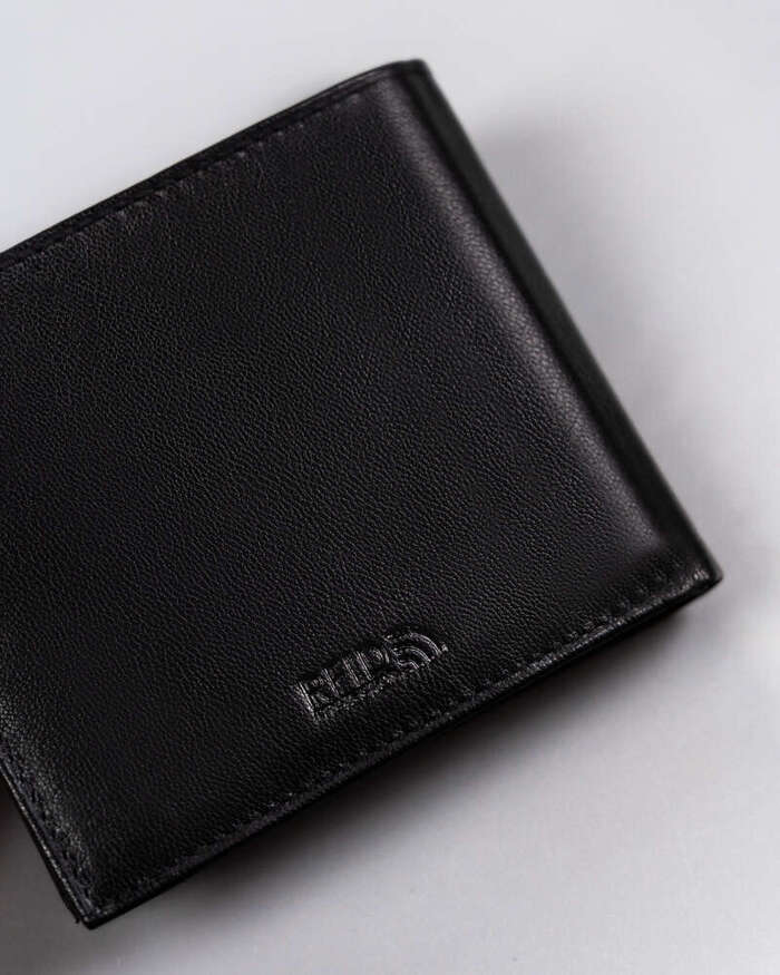 Skórzany portfel męski w orientacji poziomej z systemem RFID Peterson