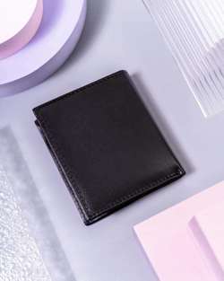 Mały, skórzany portfel damski bez zapięcia — Peterson